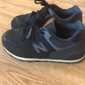 Boys new balance tennis shoes